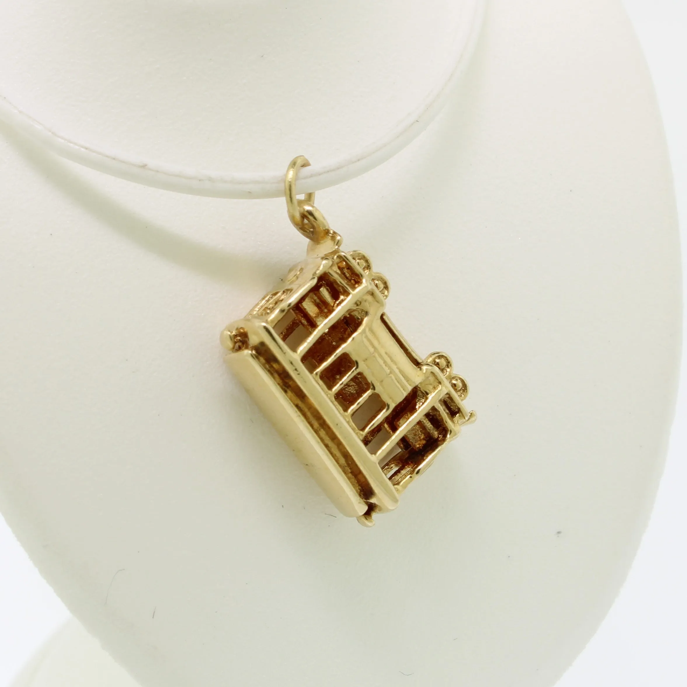 14K Yellow Gold Streetcar Pendant (Estate Jewelry)