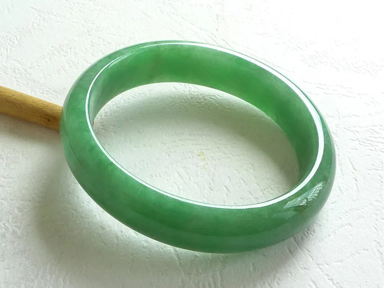 Natural Jade Bangle Jadeite Bangle Internal Diameter 51X46mm BER780