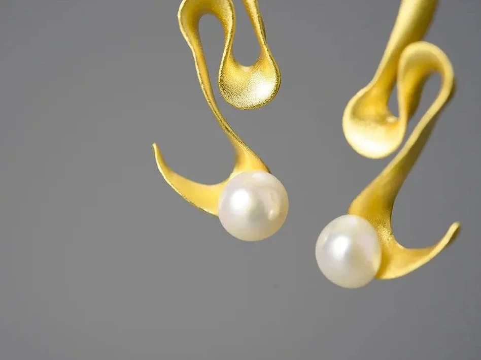 Pearl Minimalism: LFJA0118 Spiral Curved Stud Earrings in 925 Sterling Silver, Charm Jewelry