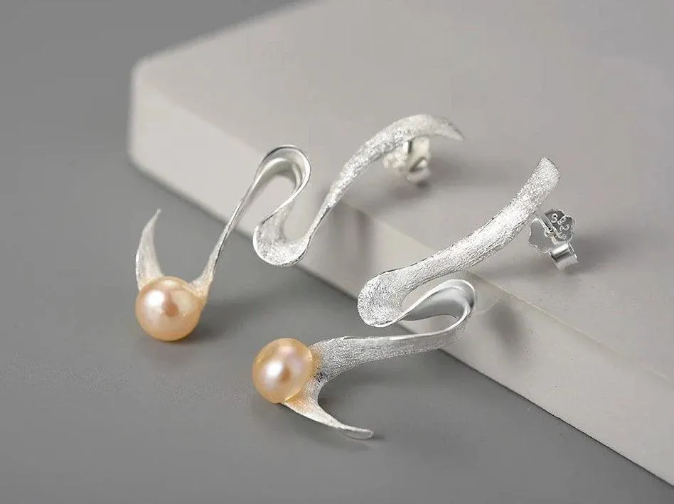 Pearl Minimalism: LFJA0118 Spiral Curved Stud Earrings in 925 Sterling Silver, Charm Jewelry