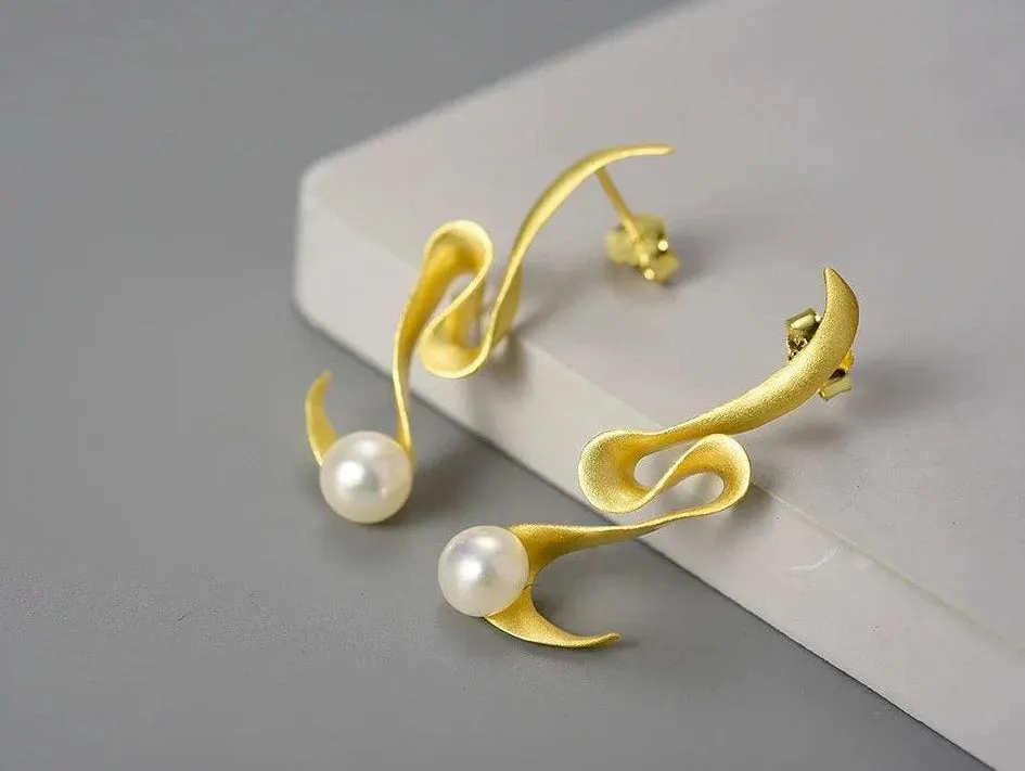 Pearl Minimalism: LFJA0118 Spiral Curved Stud Earrings in 925 Sterling Silver, Charm Jewelry