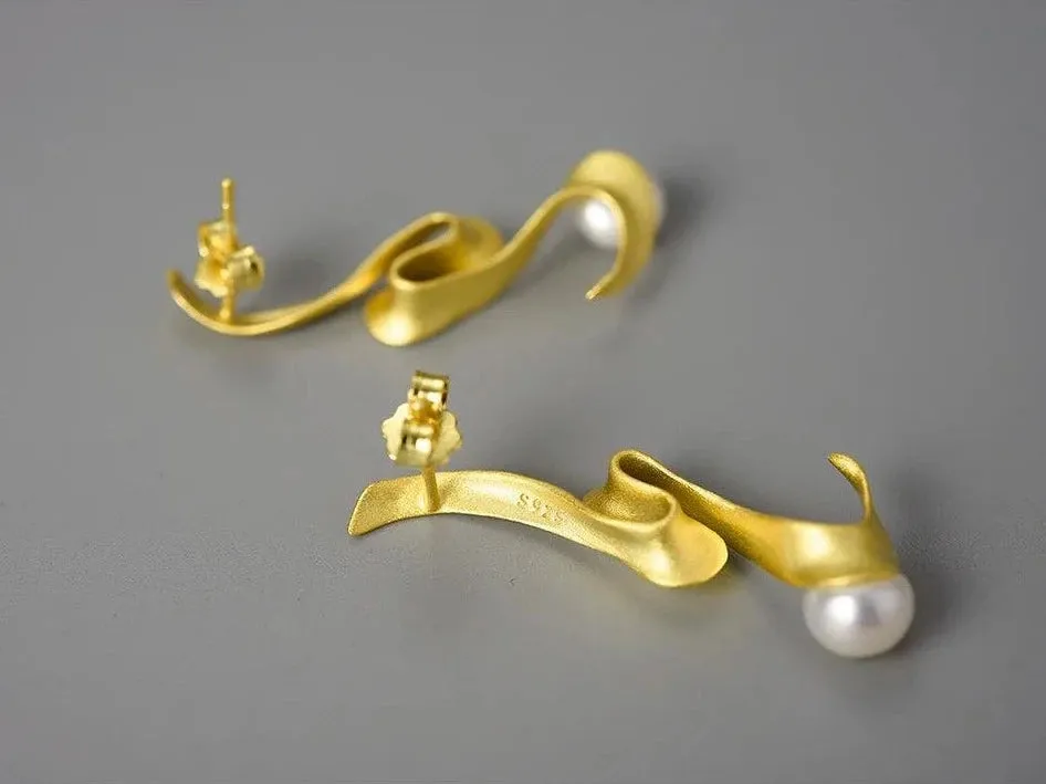 Pearl Minimalism: LFJA0118 Spiral Curved Stud Earrings in 925 Sterling Silver, Charm Jewelry