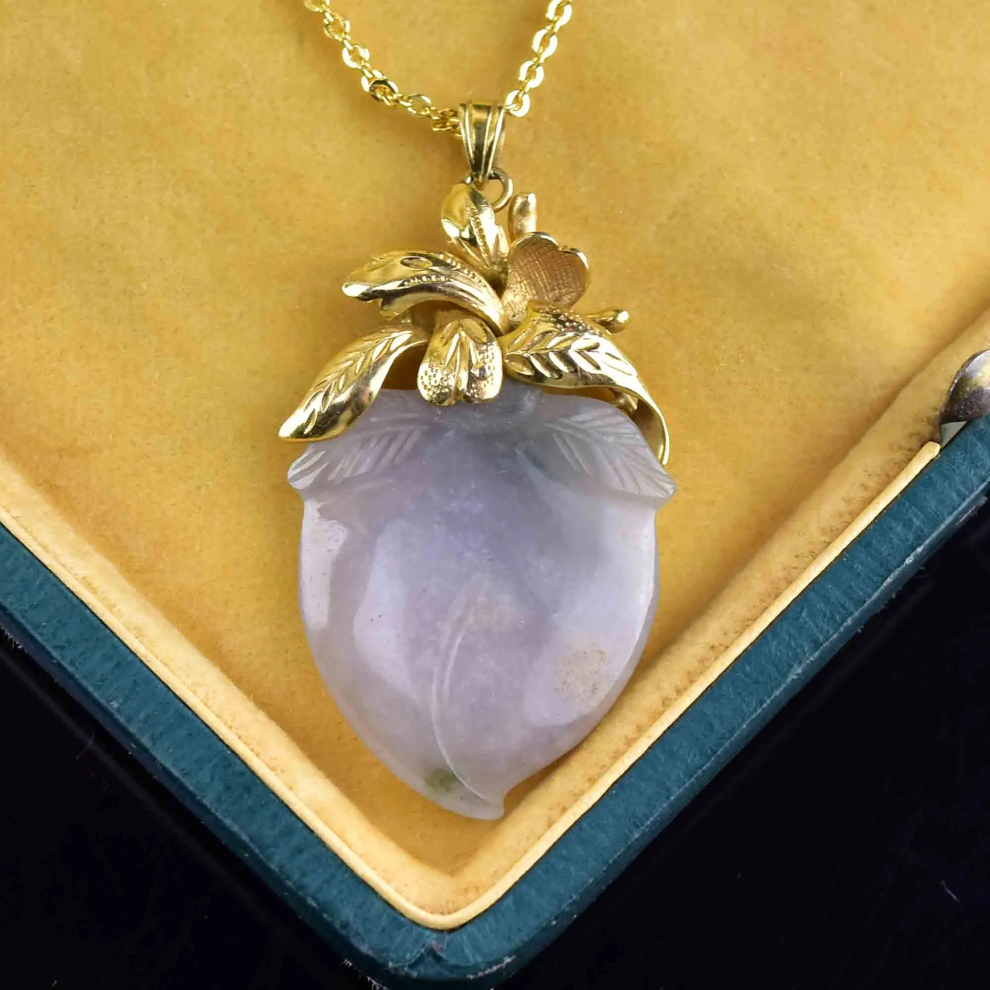 Vintage 14K Gold Carved Jade Acorn Pendant Necklace