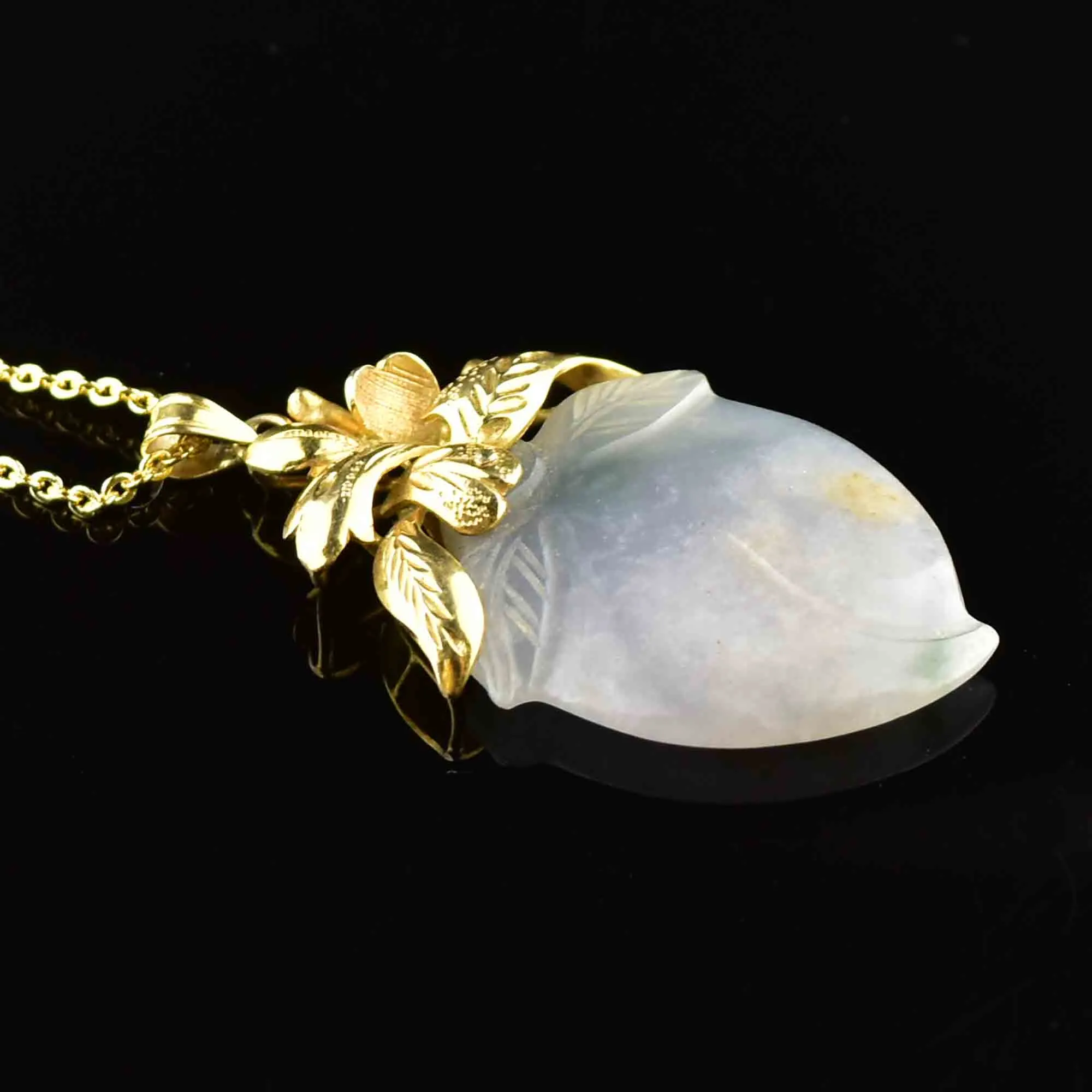 Vintage 14K Gold Carved Jade Acorn Pendant Necklace